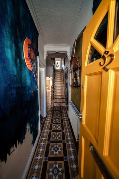 Glenroy Arts Gallery Meets Living Space كارديف المظهر الخارجي الصورة